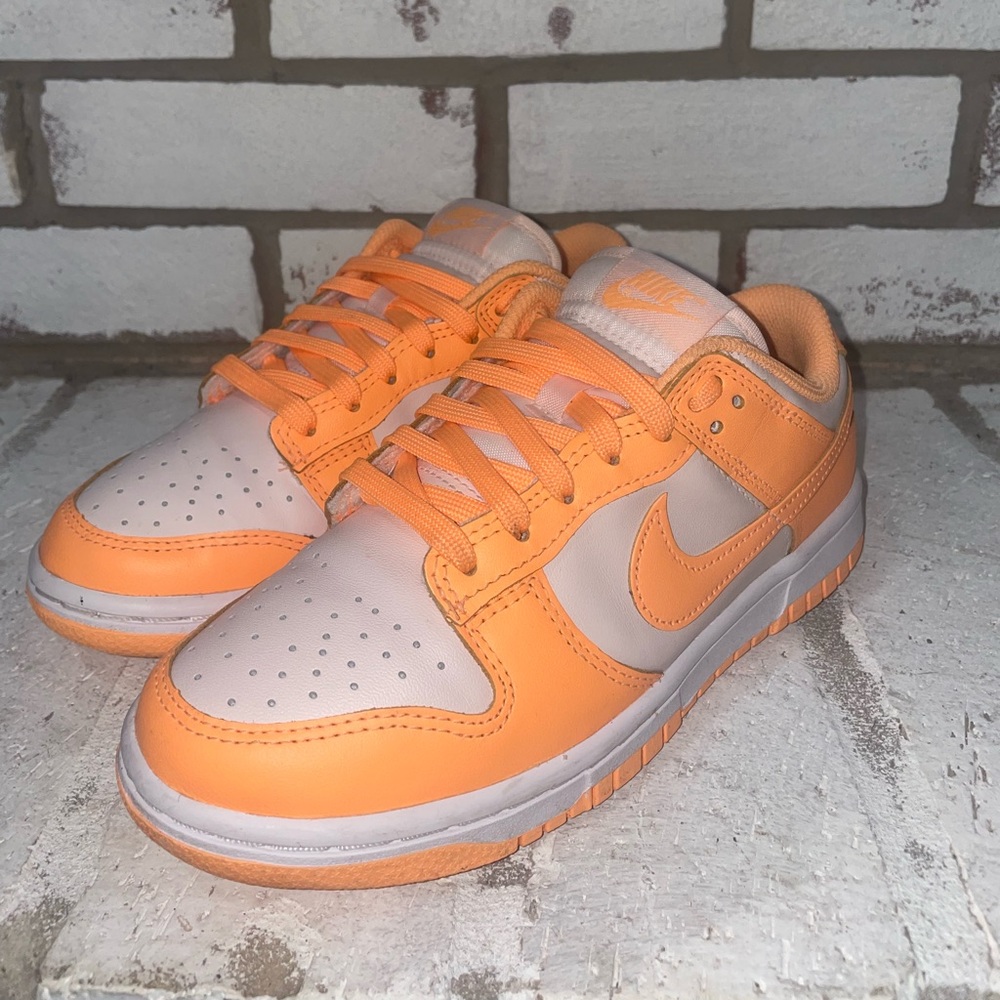 NIKE DUNK LOW